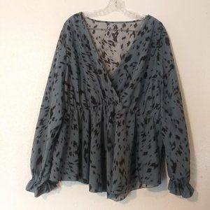 Composition 4X blue leopard print long sleeve blouse